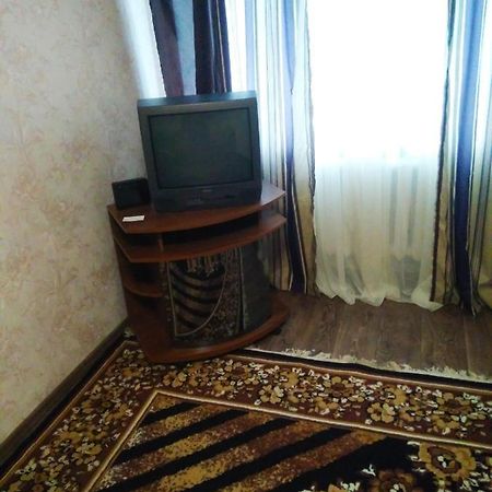 Двухкомнатная Квартира В Центре Okhtyrka 외부 사진
