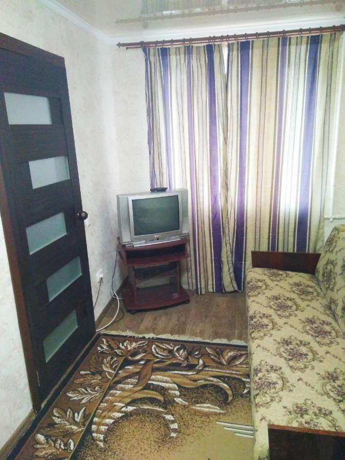 Двухкомнатная Квартира В Центре Okhtyrka 외부 사진
