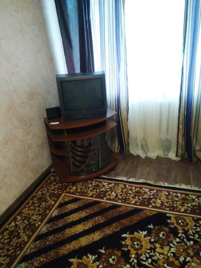 Двухкомнатная Квартира В Центре Okhtyrka 외부 사진