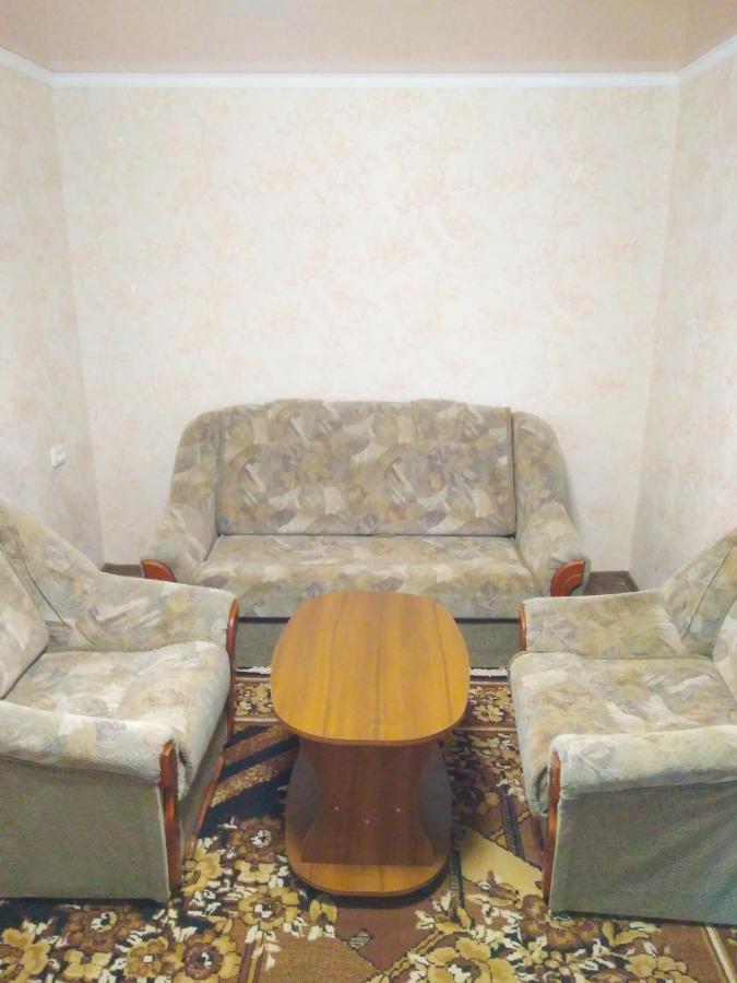 Двухкомнатная Квартира В Центре Okhtyrka 외부 사진